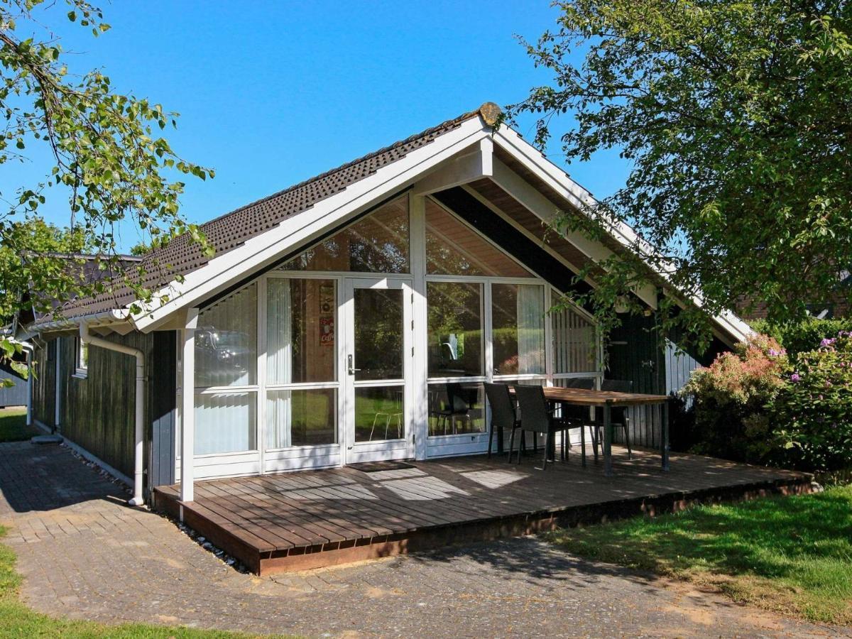 5 Person Holiday Home In Esbjerg V Номер фото